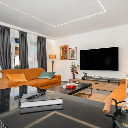 Marko Forever Makarska