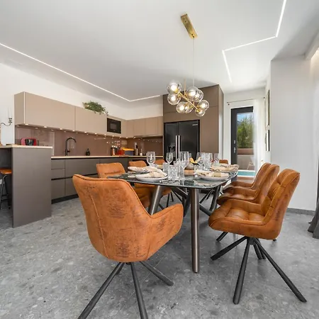 Marko Forever Makarska